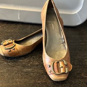 Jessica Simpson, mini wedges